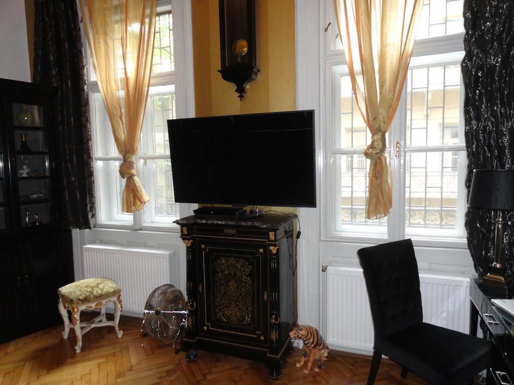 Boudoir Budapest Apartment Luaran gambar